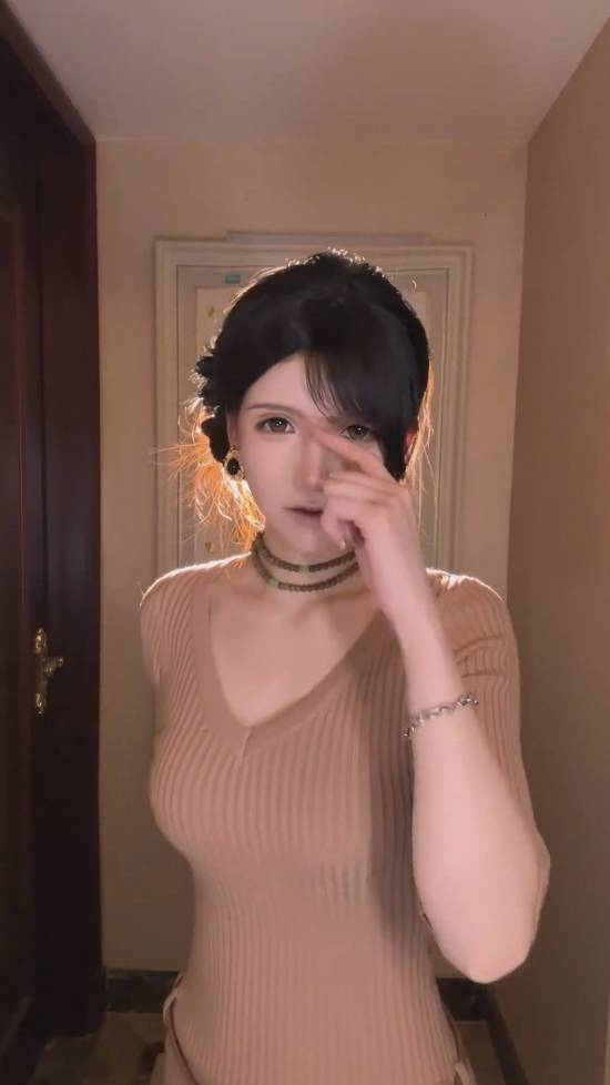 抖音第一蒂法素颜曝光！网友：老天爷赏饭吃